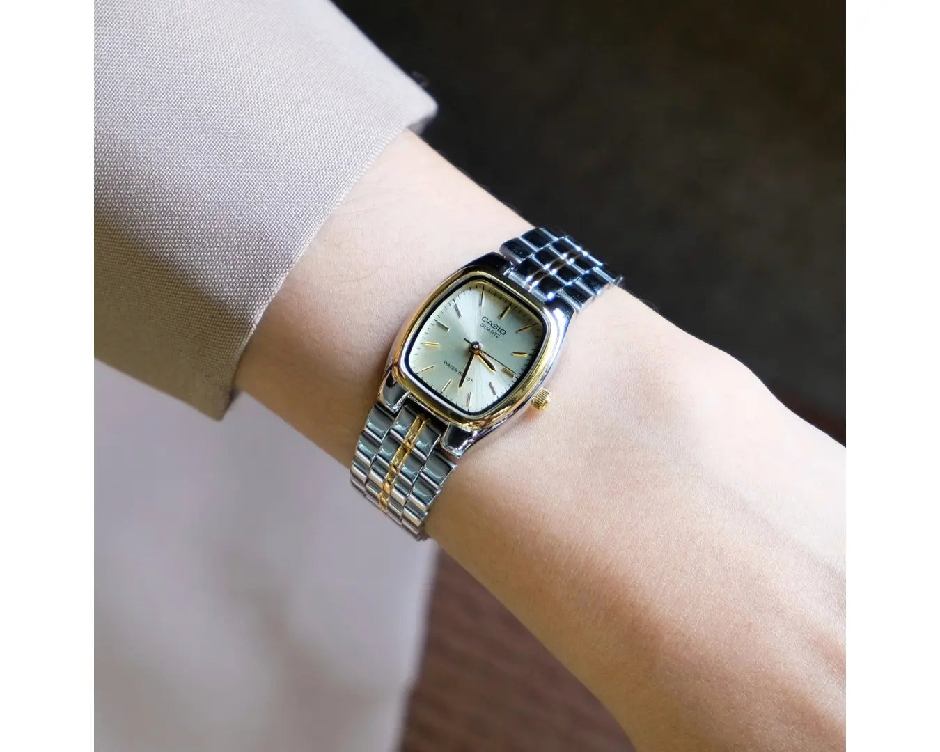 Casio Standard Tonneau Ladies Chain Watch LTP-1169G-9ARDF