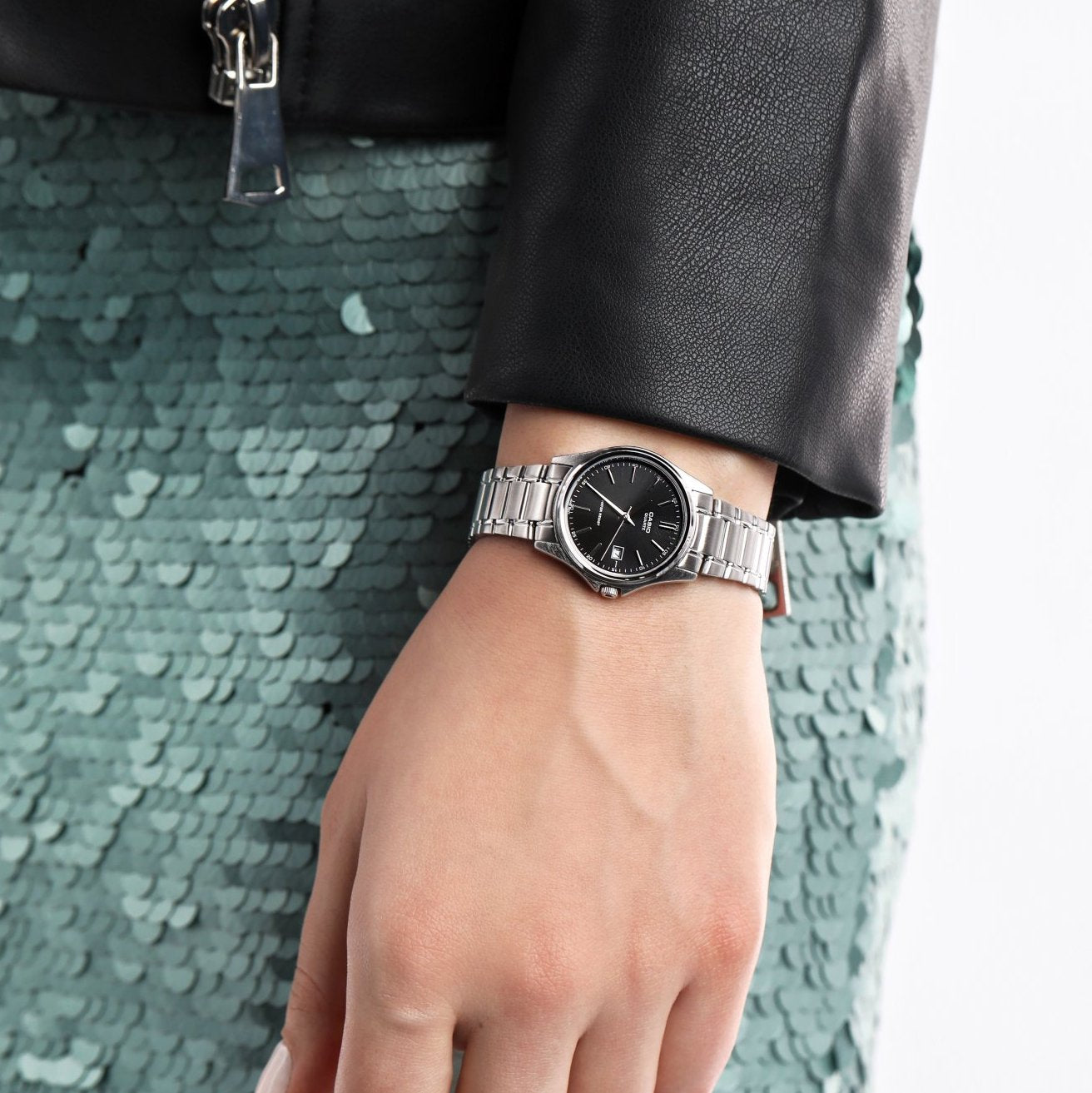 Casio Standard Date Ladies Chain Watch LTP-1183A-1ADF