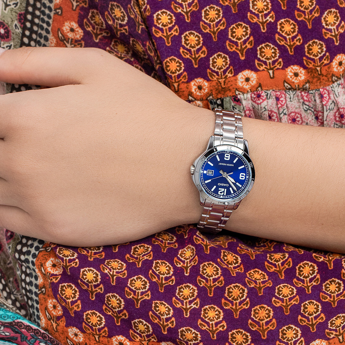 Casio Standard Date Ladies Chain Watch LTP-V004D-2BUDF