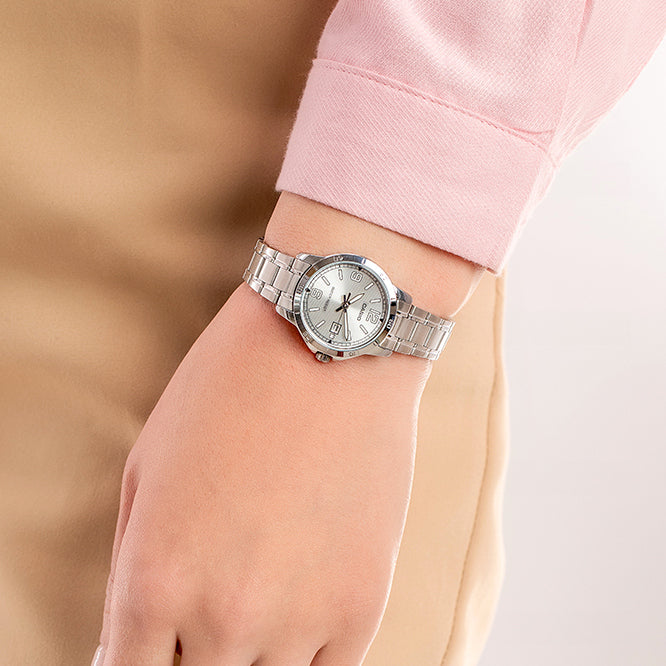 Casio Standard Date Ladies Chain Watch LTP-V004D-7B2UDF