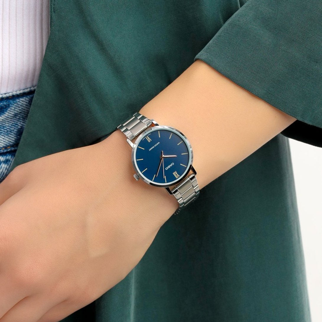 Casio Standard Ladies Chain Watch LTP-VT01D-2BUDF