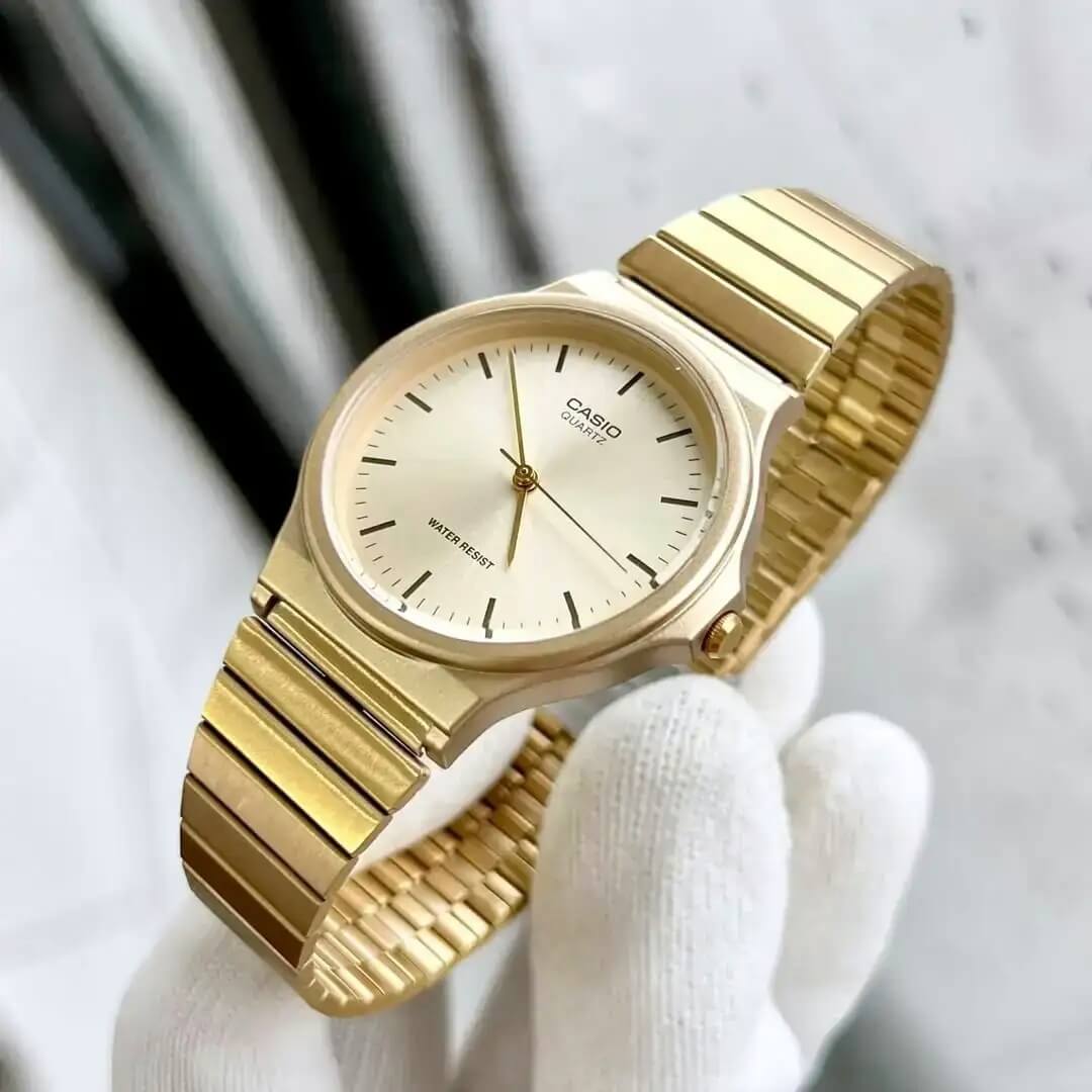 Casio Standard Chain Watch MQ-24G-9EDF