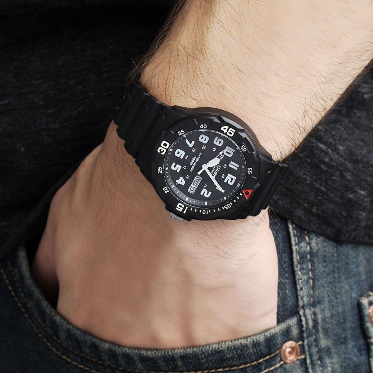 Casio Youth Day Date Resin Belt Watch MRW-200H-1BVDF