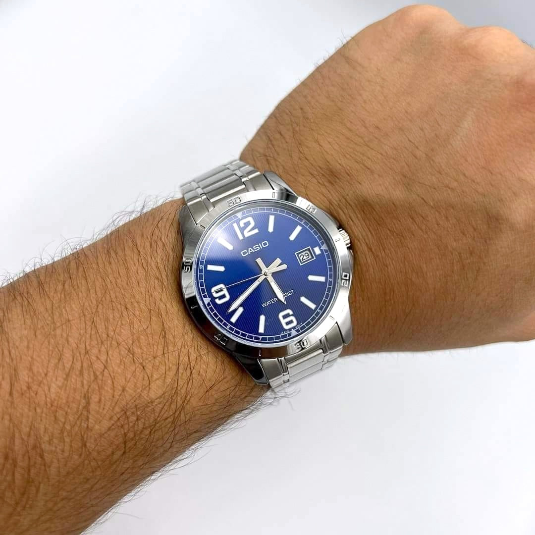 Casio Standard Date Chain Watch MTP-V004D-2BUDF